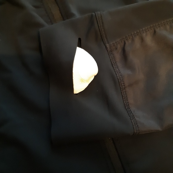 Lululemon Luon Tech Plus Rain Jacket - Picture 3 of 8